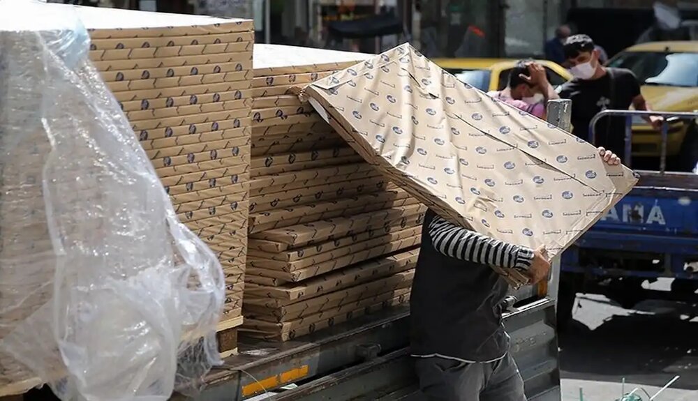 کاغذ گران شد / یک بند کاغذ ۱ میلیون و ۳۰۰ هزار تومان!