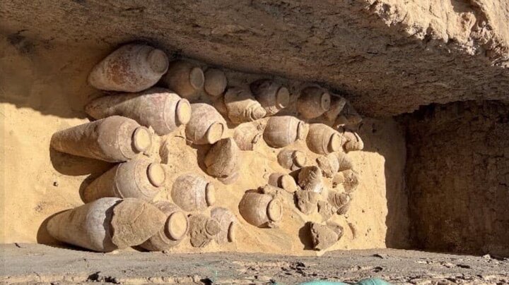 کشف چند خمره شراب با پنج هزار سال قدمت در این شهر + عکس
