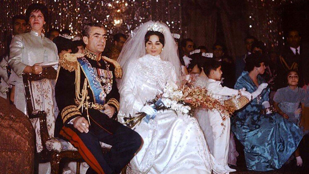 مهریه عجیب فرح دیبا همسر سوم محمدرضا پهلوی + عکس عقدنامه و سند ازدواج
