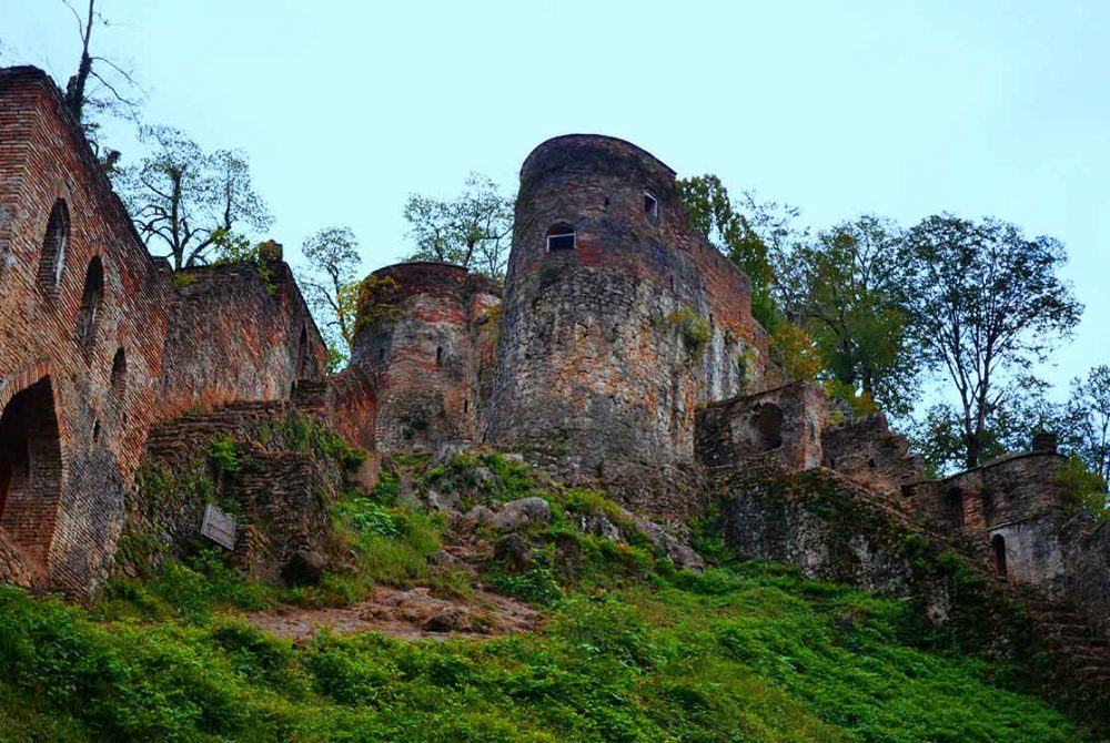 قلعه رودخان؛ جاذبه ای درجه یک در گیلان