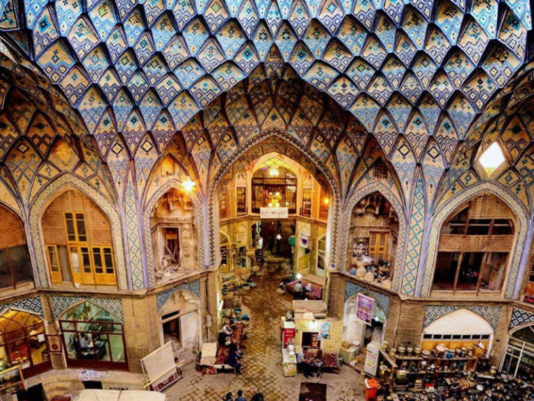 بازار قیصریه؛ جاذبه ای متحیرکننده در اصفهان