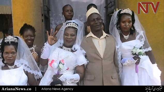 ازدواج همزمان پیرمرد ۵۰ ساله با سه دختر جوان در یک روز + عکس های مراسم عقد