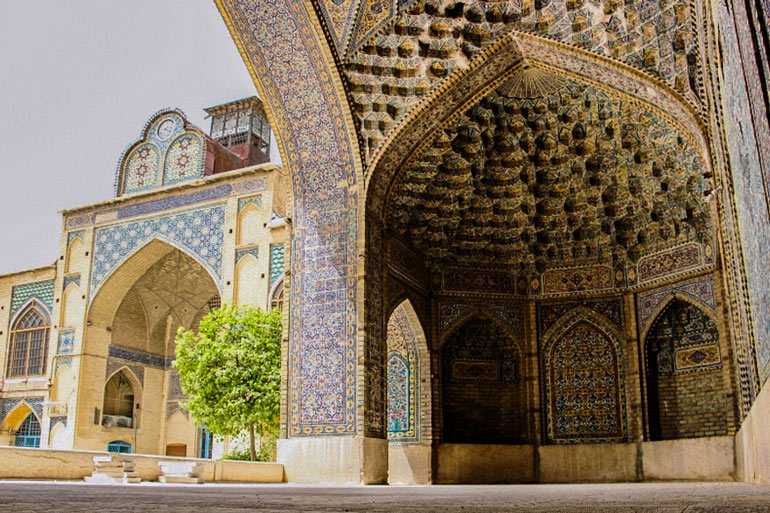 مسجد مشیر؛ جاذبه ای تماشایی و ممتاز در شیراز