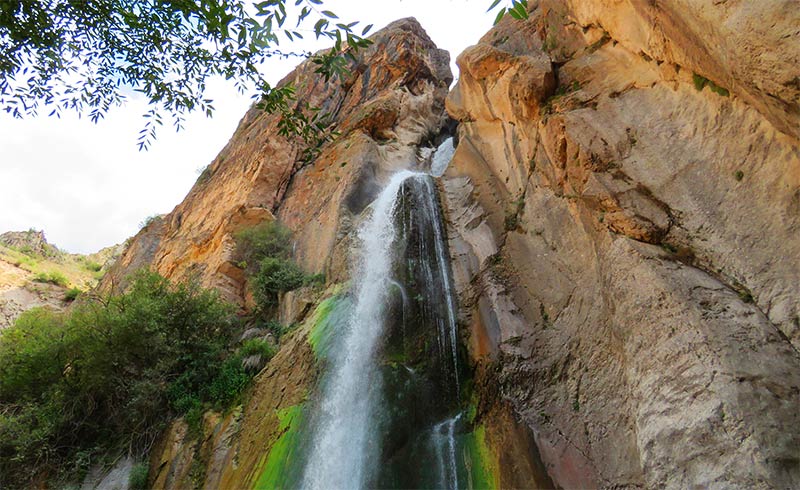 آبشارگردی در آبشار شاهاندشت مازندران