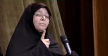 مادر شهید روی آنتن زنده صداوسیما : فردای قیامت من یقه تک تک مسئولین را خواهم گرفت + فیلم