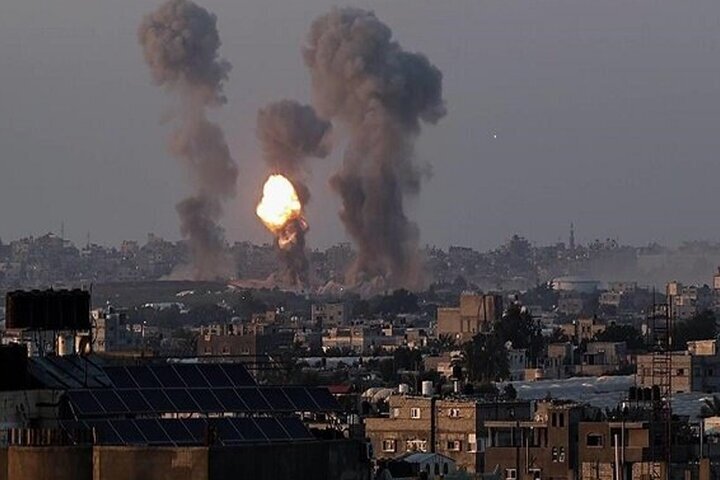 ویرانی ۱۲ ساختمان بلندِ غزه توسط هواپیمای اسرائیلی در یک دقیقه + فیلم