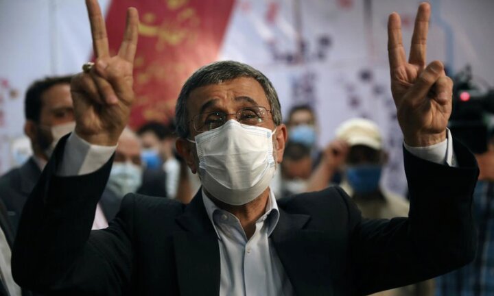 احمدی‌نژاد از کجا دلار می‌آورد؟ / خطر احمدی نژاد برای نظام از بنی صدر بیشتر است 