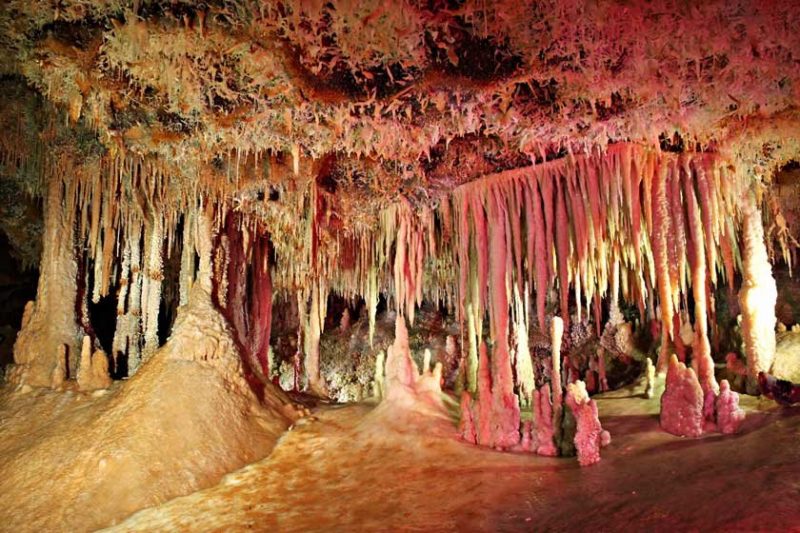 غار کتله خور چند کیلومتر است؟