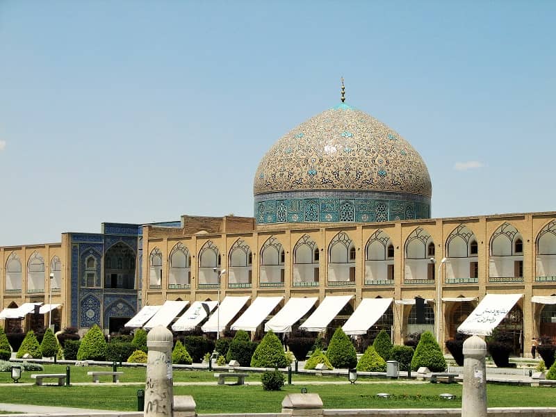 مسجد شیخ لطف الله چه مشخصاتی دارد؟