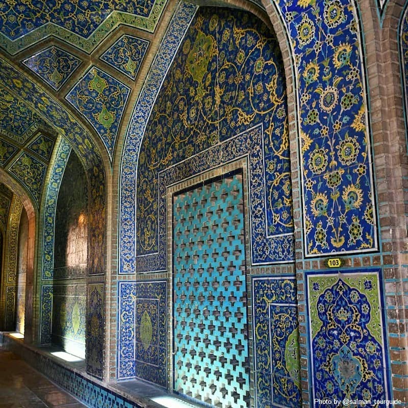 مسجد شیخ لطف الله چه مشخصاتی دارد؟