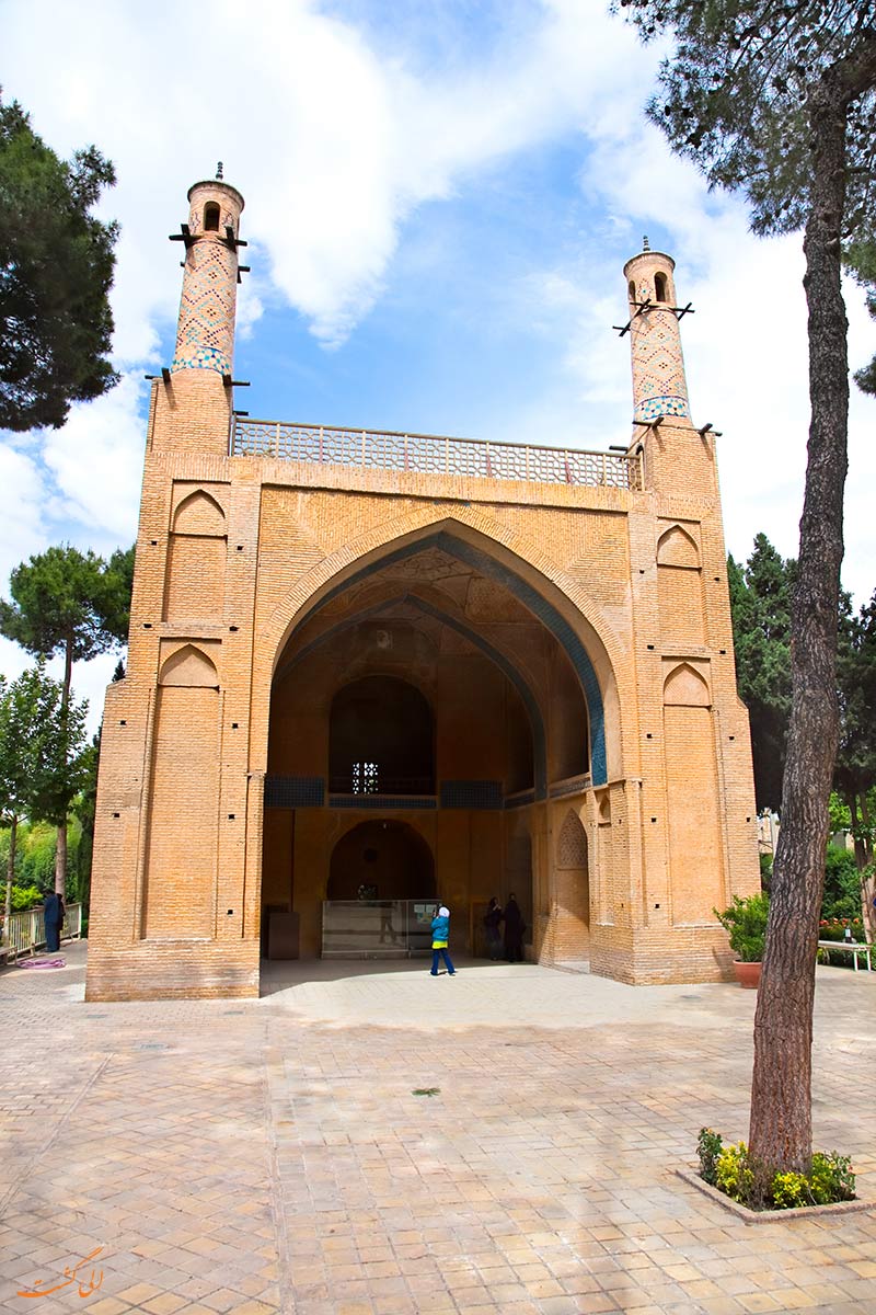 معماری شگفت انگیز منار جنبان اصفهان