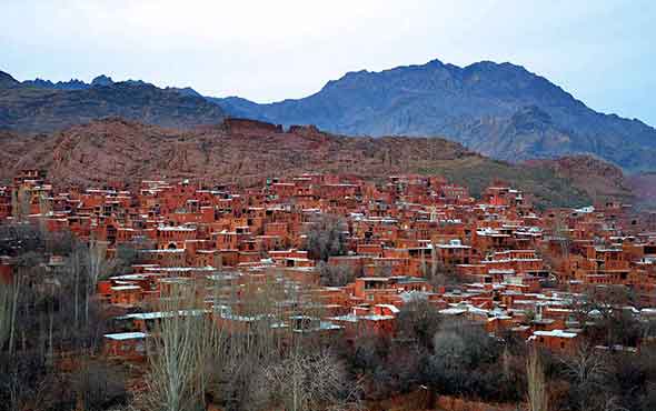 روستای ابیانه در کدام استان است؟