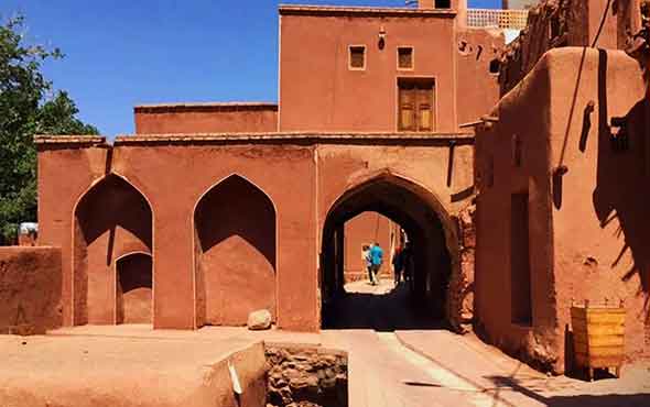 روستای ابیانه در کدام استان است؟