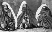 استایل عجیب و متفاوت دو زن در دوران قاجار + عکس