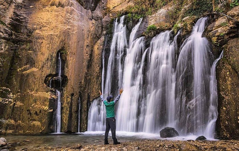مرتفع ترین آبشار استان لرستان را باید دید