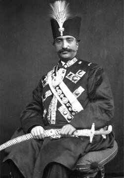 خاطره جالب ناصرالدین شاه از دستگاه فیزیوتراپی