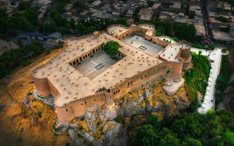 پیشینه تاریخی + ساعت بازدید از قلعه فلک الافلاک