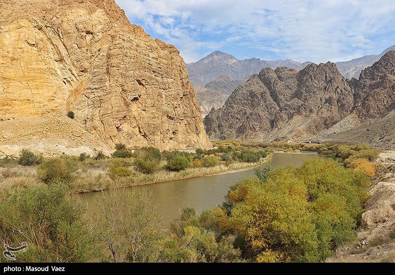 طبیعت پاییزی رود ارس