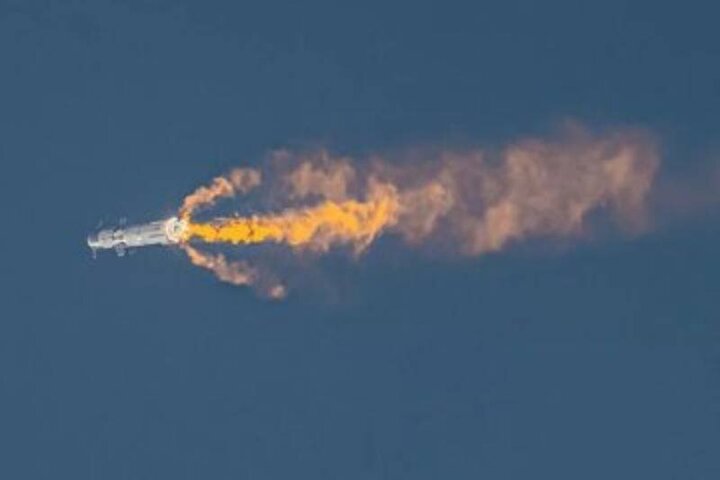 لحظه انفجار فضاپیمای غول‌پیکر ایلان ماسک در آسمان / فیلم