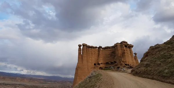 حتما از قلعه بهستان در زنجان بازدید کنید