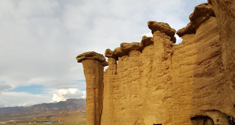 حتما از قلعه بهستان در زنجان بازدید کنید
