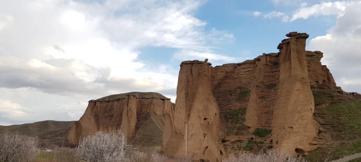 حتما از قلعه بهستان در زنجان بازدید کنید