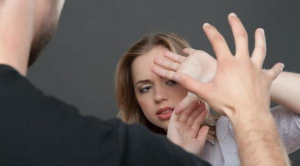 حکم خشونت علیه زنان چیست؟ | کتک زدن زن از نظر قانونی و شرعی چه حکمی دارد؟