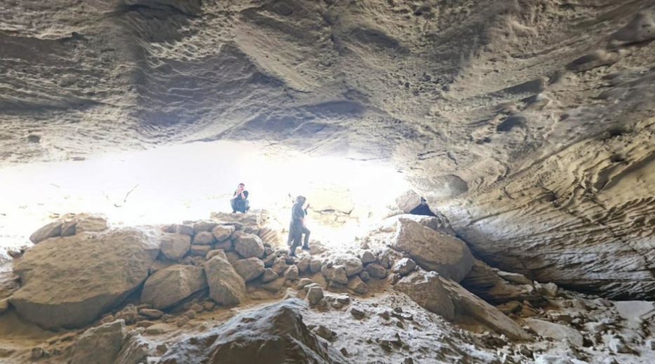 حتما از غارهای بان مسیتی در چابهار بازدید کنید