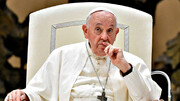 پاپ به بیماری ریوی مبتلا شد