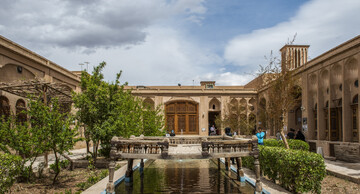 ساعات بازدید خانه لاری ها در یزد