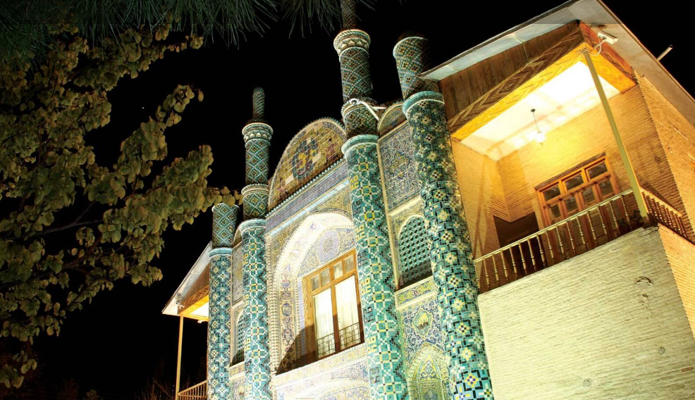 اثر تاریخی آیینه خانه مفخم در کدام شهر است