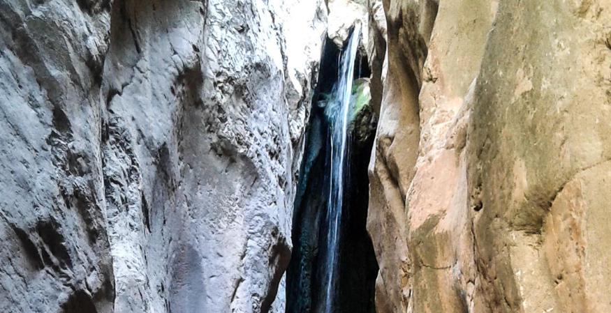 بازدید از آبشارهای سیمک کرمان را از دست ندهید