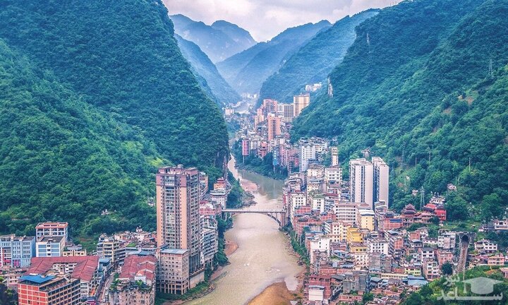 تصاویری زیبا از باریک‌ترین شهر جهان / فیلم