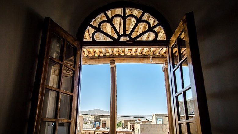 حتما از مسجد دومناره سقز بازدید کنید