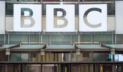 کار زشت و عجیب مجری زن شبکه bbc در برنامه زنده + فیلم