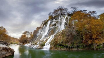 این آبشار زیباترین آبشار ایران در فصل پاییز است! + فیلم