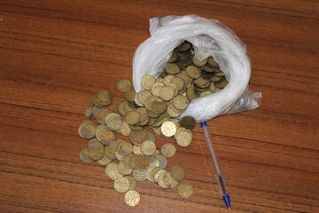 کشف ۲ هزار سکه طلای قدیمی در دزفول