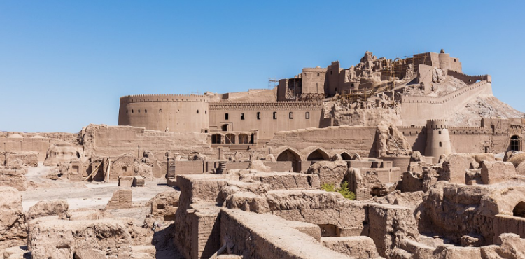 معماری جالب قلعه ایزدخواست