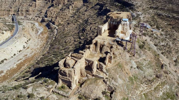 علت نامگذاری قلعه دختر فیروزآباد