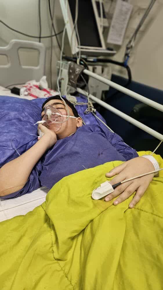 اولین عکس از علیخانی روی تخت بیمارستان / آخرین وضعیت جسمانی او