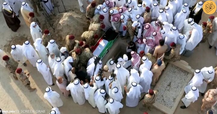 ویدیو دیده نشده از لحظه خاکسپاری امیر کویت در عربستان