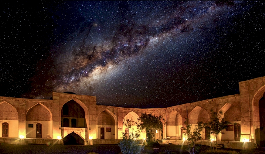 معماری حیرت‌آور کاروانسرای قصر بهرام سمنان