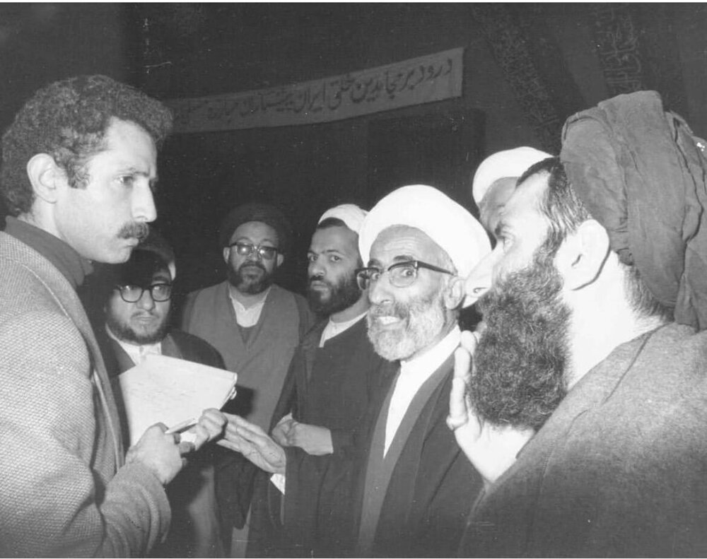  عکس قدیمی از جوانی احمد جنتی همراه با روحانی معروف