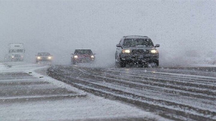 بارش شدید برف زمستانی در کردستان + بسته شدن جاده ها / فیلم