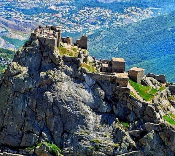 زیباترین قلعه های کلیبر در آذربایجان شرقی