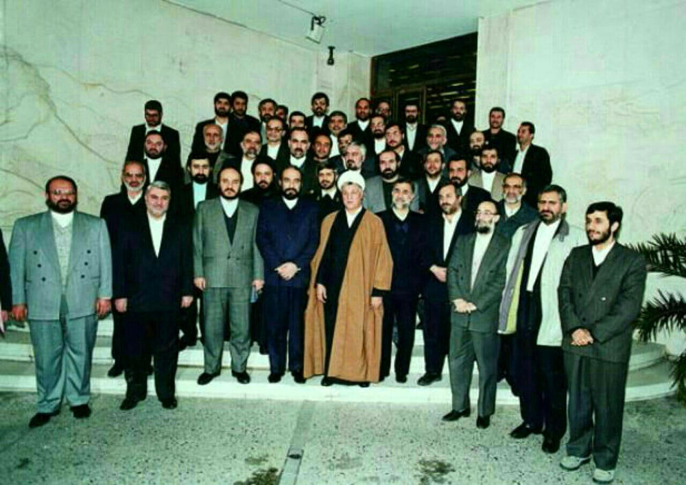 عکس یادگاری دیده نشده از احمدی نژاد در کنار آیت الله هاشمی