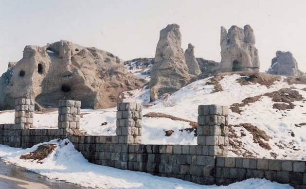 بازدید از قلعه مانداگارانا آذربایجان شرقی را از دست ندهید