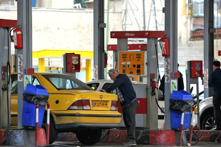 فروش بنزین لیتری ۳۵ هزار تومان! / سو استفاده  از اختلال در جایگاه‌های سوخت