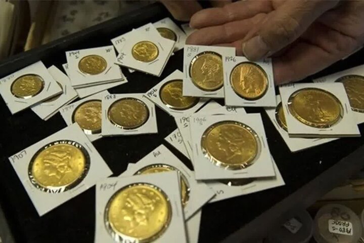کشف ۵۴ سکه تقلبی توسط شرکت مشهور + جزییات