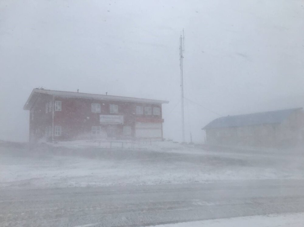 بسته شدن جاده خلخال به پونل به دلیل بارش برف + عکس